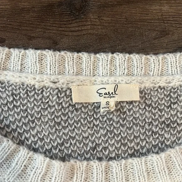 Easel Leopard Boutique Sweater - Picture 3 of 4